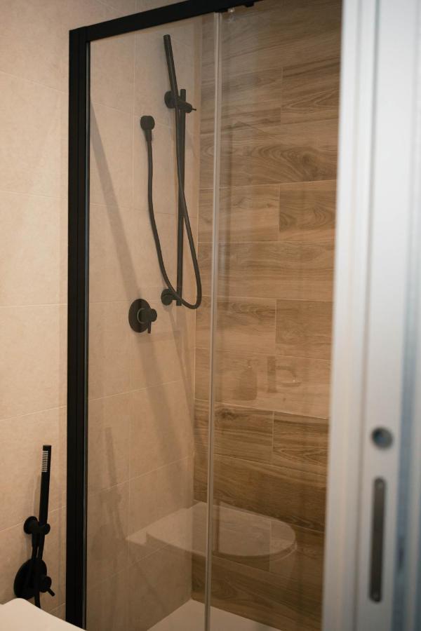 Black Marble - Design Apartment 바리 외부 사진